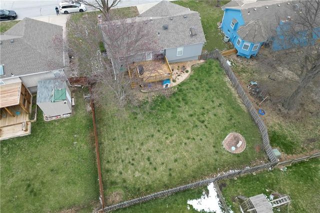 1300 NE Magnolia Street, Lee's Summit, MO 64086