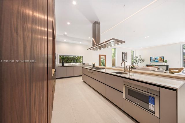 3200 Calusa St, Coconut Grove, FL 33133