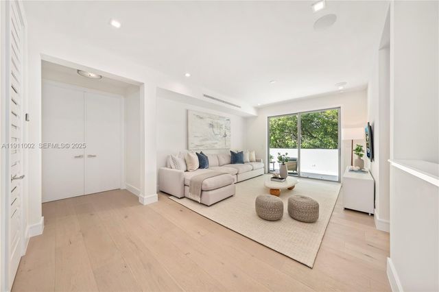 3200 Calusa St, Coconut Grove, FL 33133