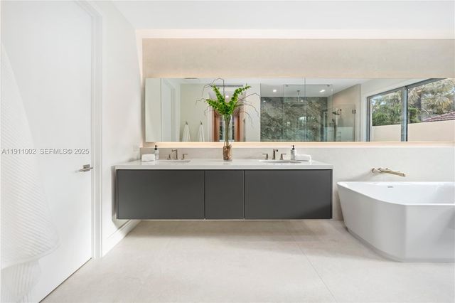 3200 Calusa St, Coconut Grove, FL 33133