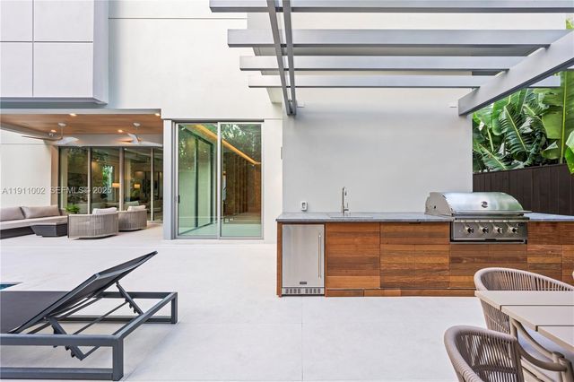 3200 Calusa St, Coconut Grove, FL 33133