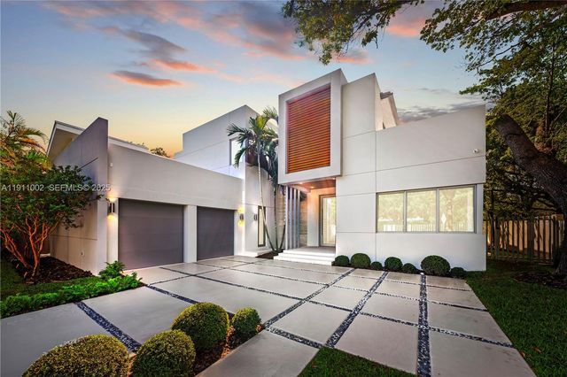 3200 Calusa St, Coconut Grove, FL 33133