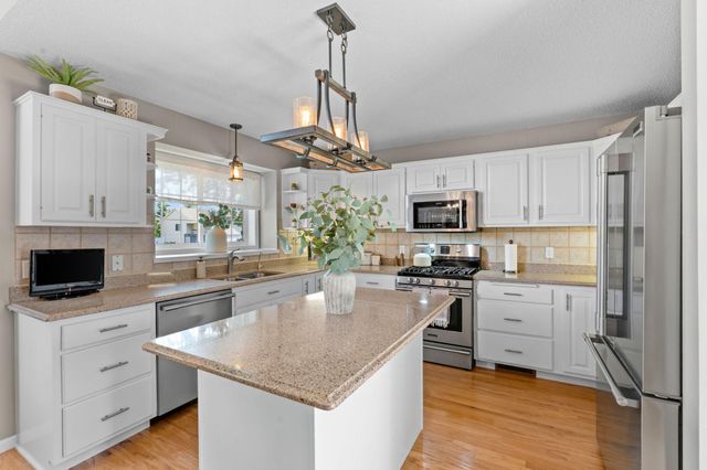 9148 211th Street W, Lakeville, MN 55044