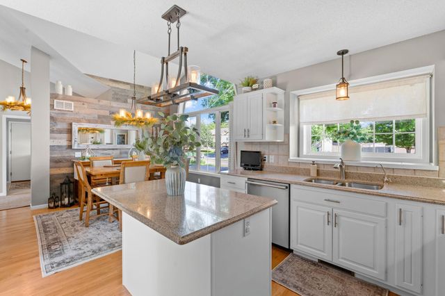 9148 211th Street W, Lakeville, MN 55044