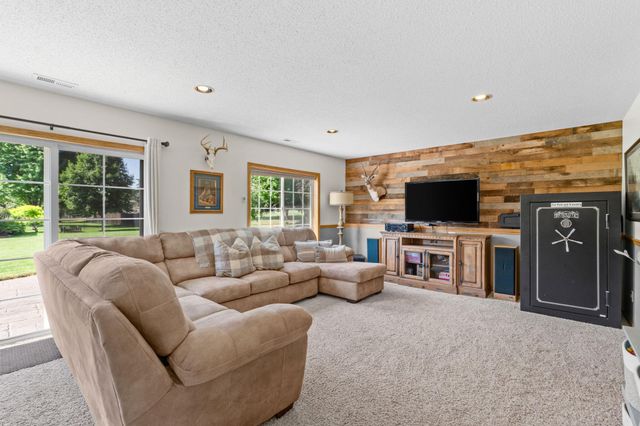 9148 211th Street W, Lakeville, MN 55044