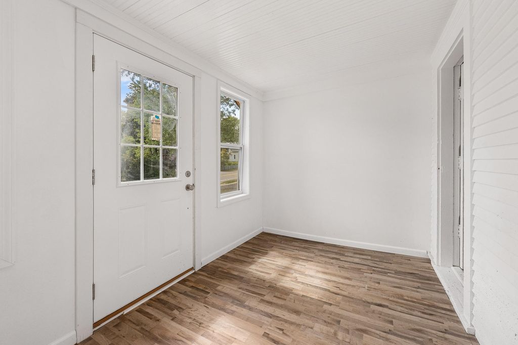 2715 17th Avenue E, North Saint Paul, MN 55109 — photo 2