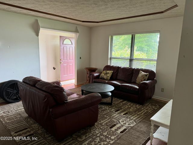 133 KNIGHT BOXX Road, Middleburg, FL 32068