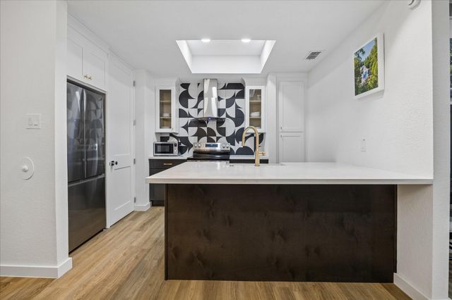 7350 Kirby Drive 21, Houston, TX 77030