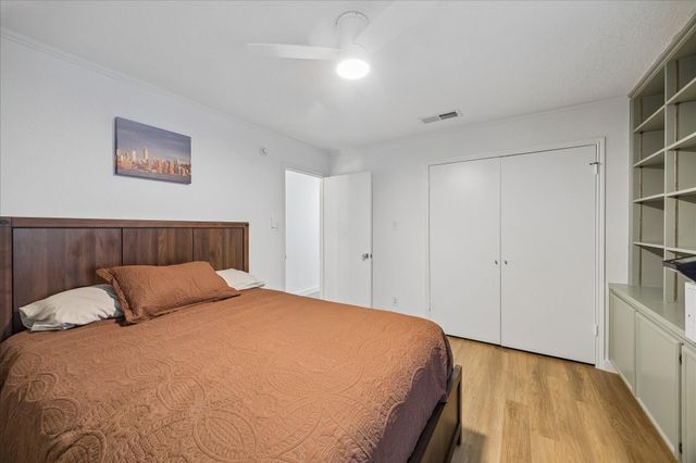 7350 Kirby Drive 21, Houston, TX 77030
