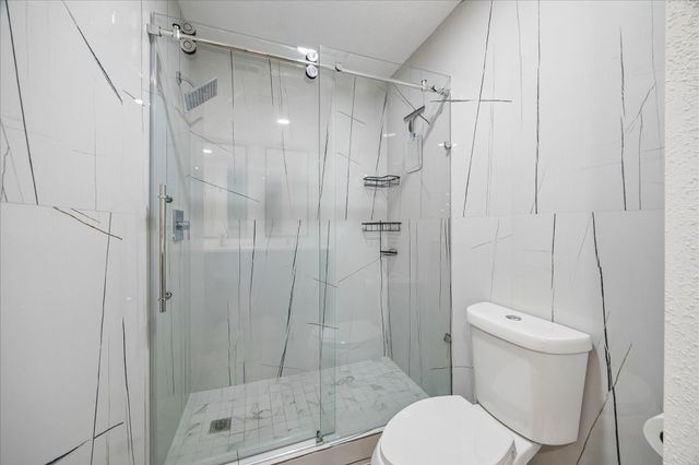 7350 Kirby Drive 21, Houston, TX 77030