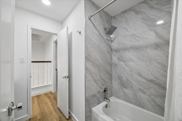7350 Kirby Drive 21, Houston, TX 77030