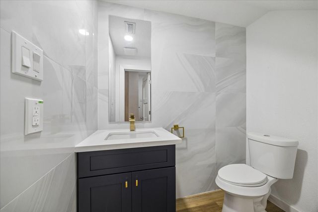 7350 Kirby Drive 21, Houston, TX 77030