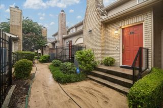 7350 Kirby Drive 21, Houston, TX 77030