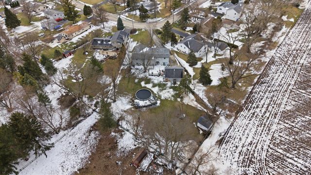 23203 N Prairie Lane, Lincolnshire, IL 60069