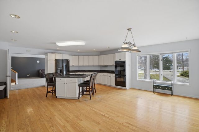 23203 N Prairie Lane, Lincolnshire, IL 60069