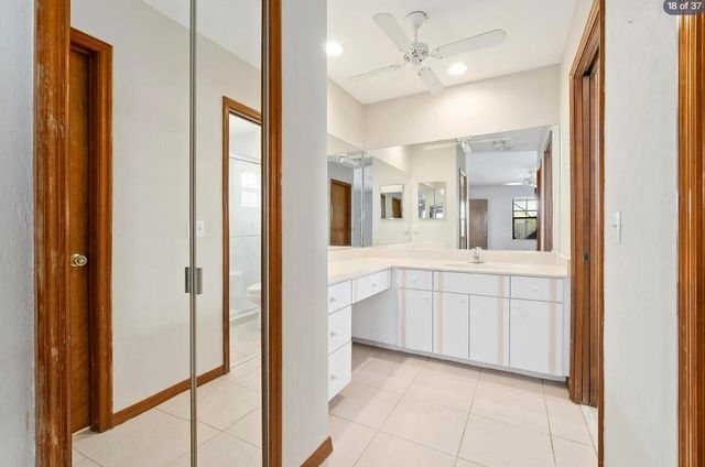 329 SE OAKRIDGE Drive, Port St. Lucie, FL 34984