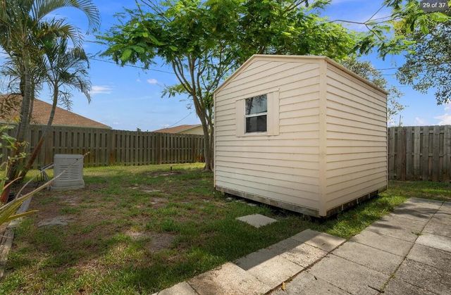 329 SE OAKRIDGE Drive, Port St. Lucie, FL 34984