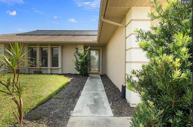 329 SE OAKRIDGE Drive, Port St. Lucie, FL 34984
