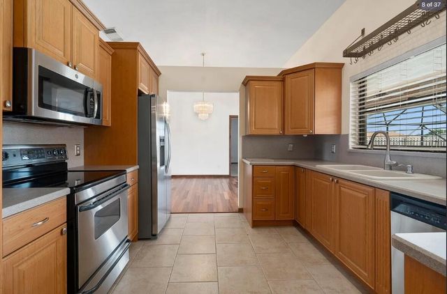 329 SE OAKRIDGE Drive, Port St. Lucie, FL 34984