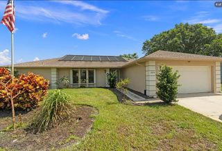 329 SE OAKRIDGE Drive, Port St. Lucie, FL 34984