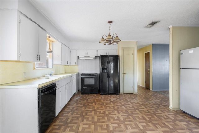 10715 S CR 461, Laneville, TX 75667