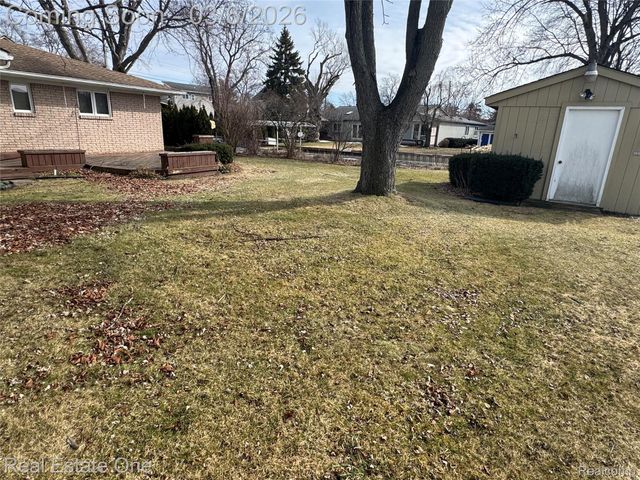 1848 Maddy Lane, Keego Harbor, MI 48320