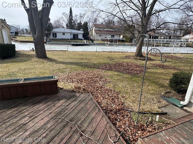 1848 Maddy Lane, Keego Harbor, MI 48320