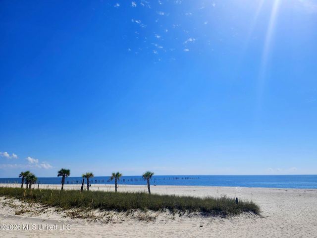 18 Pelican Cove Lane, Long Beach, MS 39560