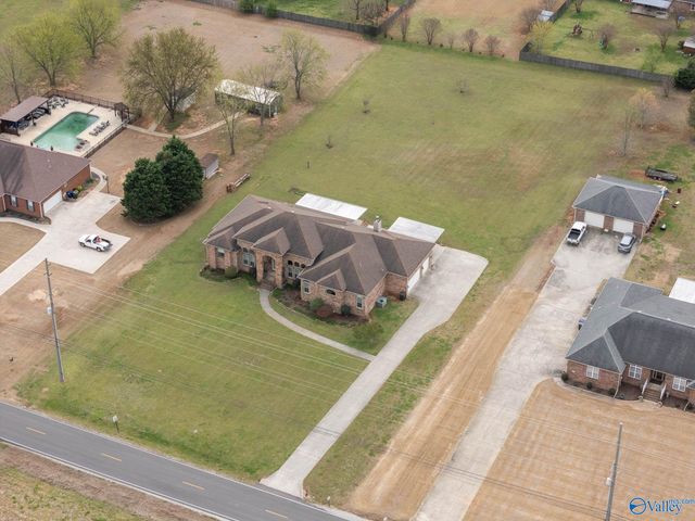 1230 Nick Davis Road, Harvest, AL 35749