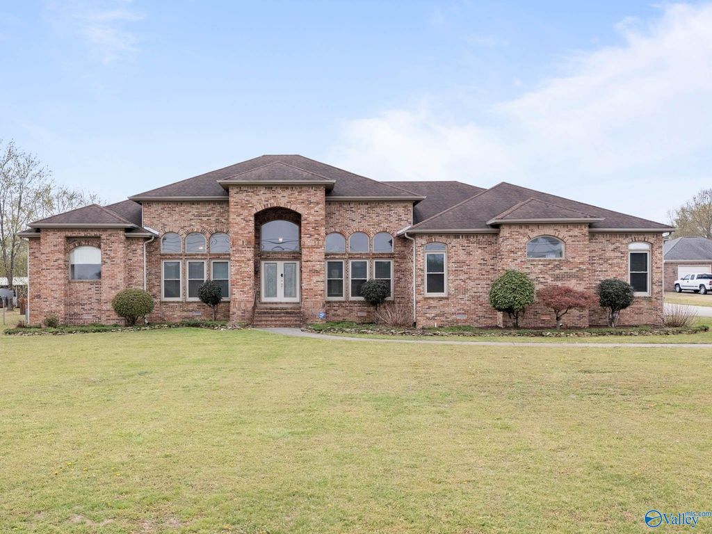 1230 Nick Davis Road, Harvest, AL 35749