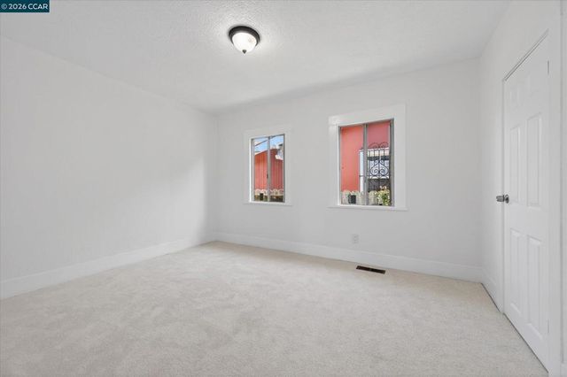 2837 Minna Ave, Oakland, CA 94619