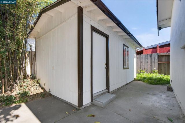 2837 Minna Ave, Oakland, CA 94619