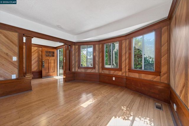 2837 Minna Ave, Oakland, CA 94619