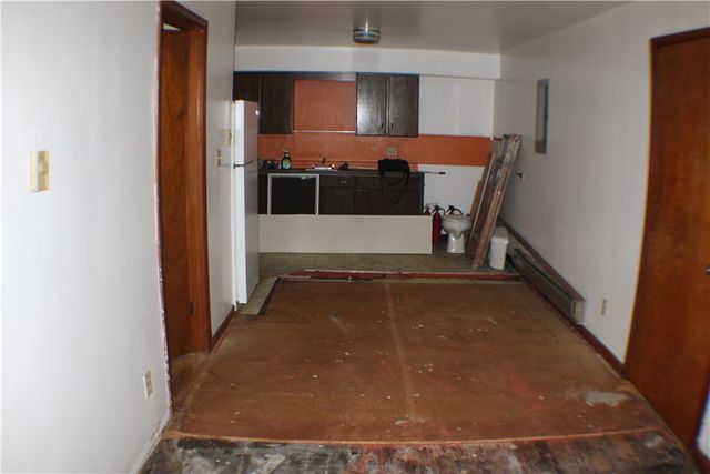 563 McKean Ave, Donora, PA 15033