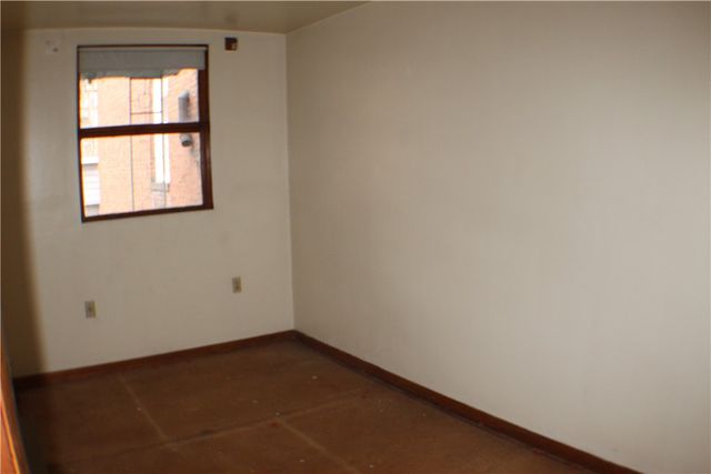 563 McKean Ave, Donora, PA 15033