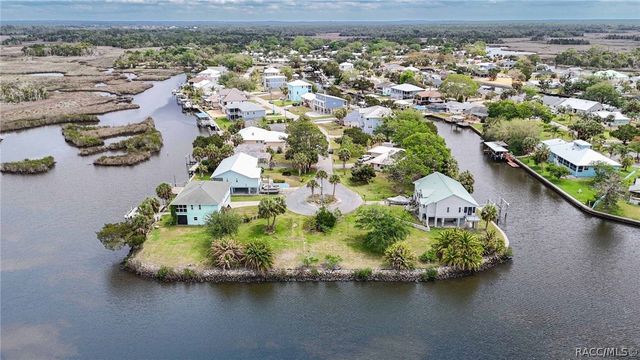 11889 W Coquina Court, Crystal River, FL 34429
