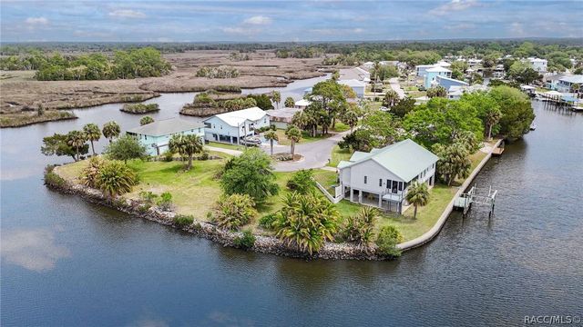 11889 W Coquina Court, Crystal River, FL 34429