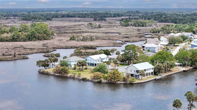 11889 W Coquina Court, Crystal River, FL 34429