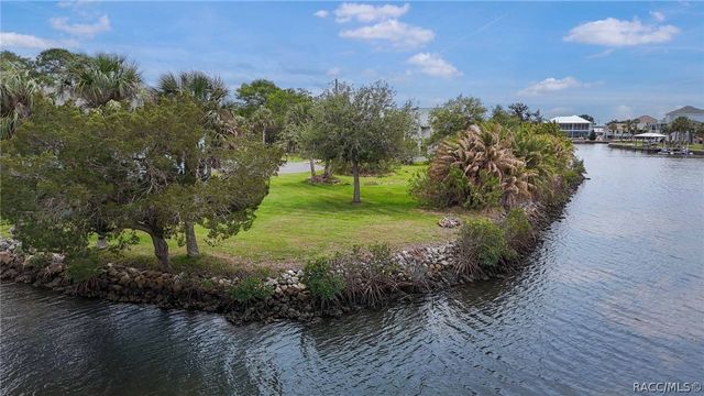 11889 W Coquina Court, Crystal River, FL 34429