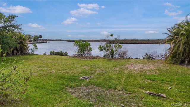 11889 W Coquina Court, Crystal River, FL 34429