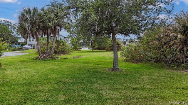 11889 W Coquina Court, Crystal River, FL 34429