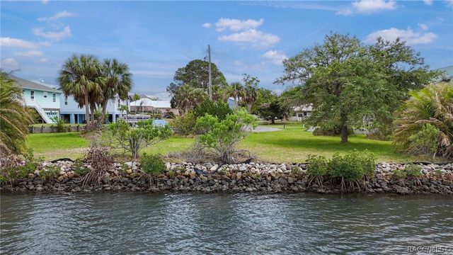 11889 W Coquina Court, Crystal River, FL 34429