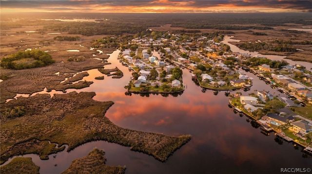 11889 W Coquina Court, Crystal River, FL 34429