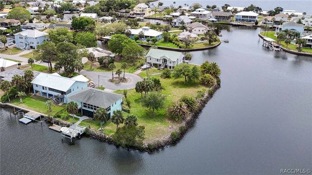 11889 W Coquina Court, Crystal River, FL 34429