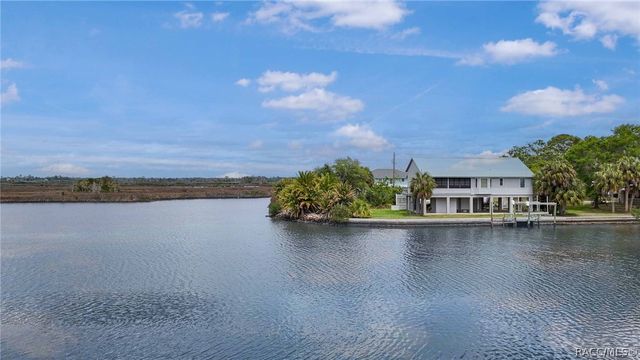 11889 W Coquina Court, Crystal River, FL 34429
