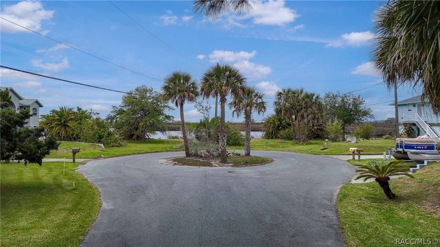 11889 W Coquina Court, Crystal River, FL 34429
