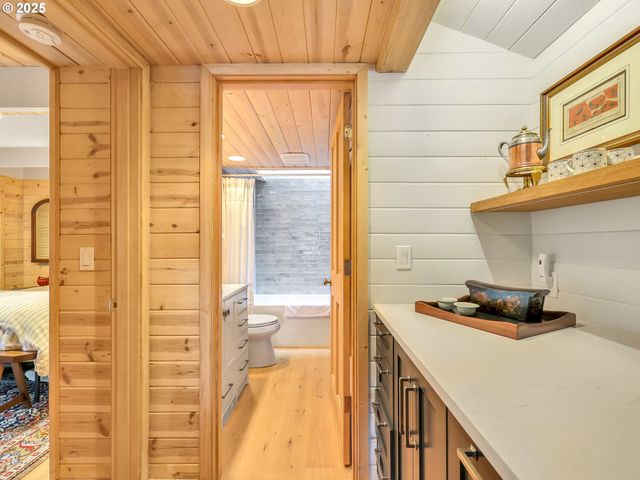 1631 S HEMLOCK St, Cannon Beach, OR 97110
