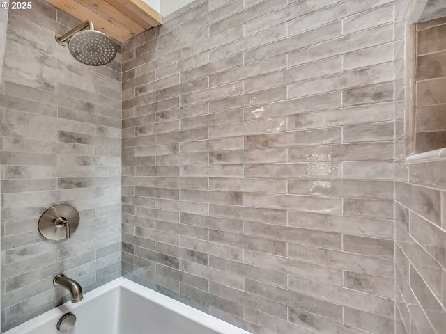 1631 S HEMLOCK St, Cannon Beach, OR 97110