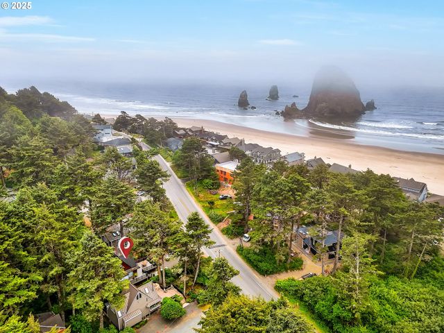 1631 S HEMLOCK St, Cannon Beach, OR 97110