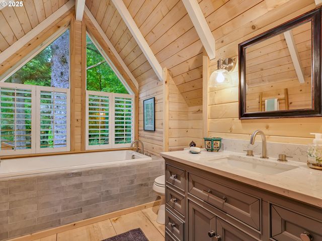 1631 S HEMLOCK St, Cannon Beach, OR 97110